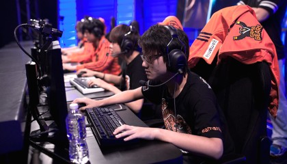 HOPE项目：从教育资源城乡差距到青少年心理健康的AI辅助咨询系统与社会心理健康倡议